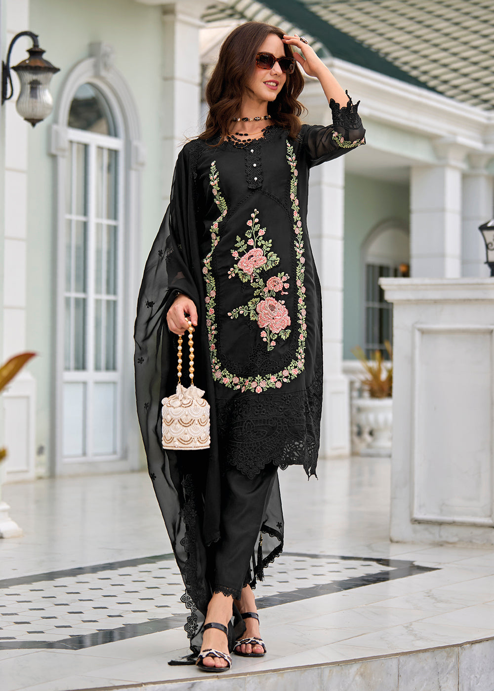 Readymad  Elegant Black Salwar Kameez