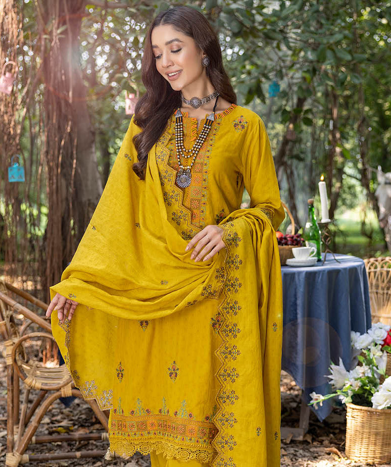 Yellow embroidered Pakistani Salwar Suits